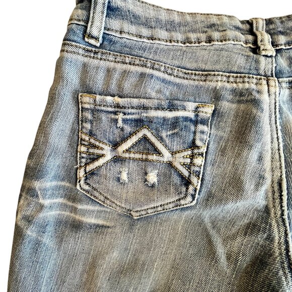 Red Vivet Junior Jean Shorts Low Rise Distressed (Sz5 W30) - Picture 12 of 13